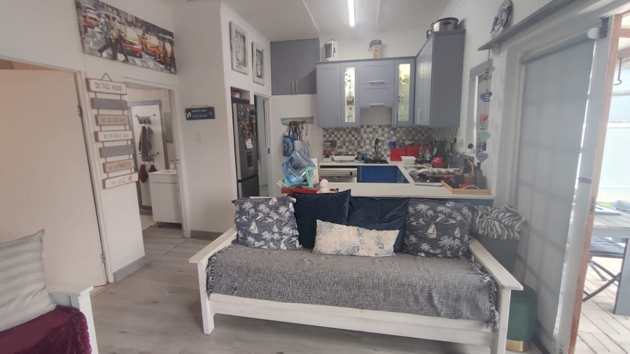 2 Bedroom Property for Sale in Stilbaai Oos Western Cape